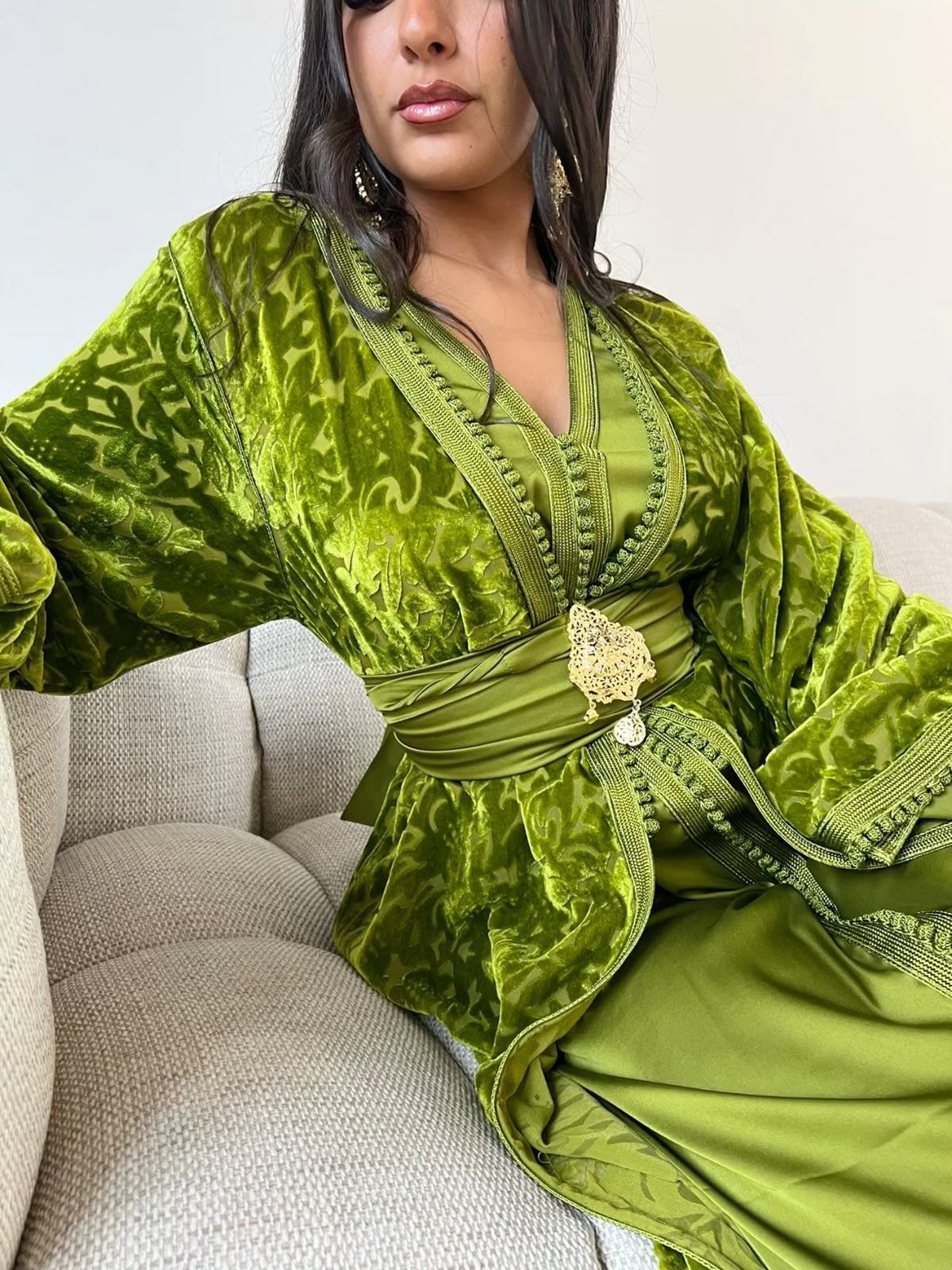 Le Caftan Émeraude Solaire