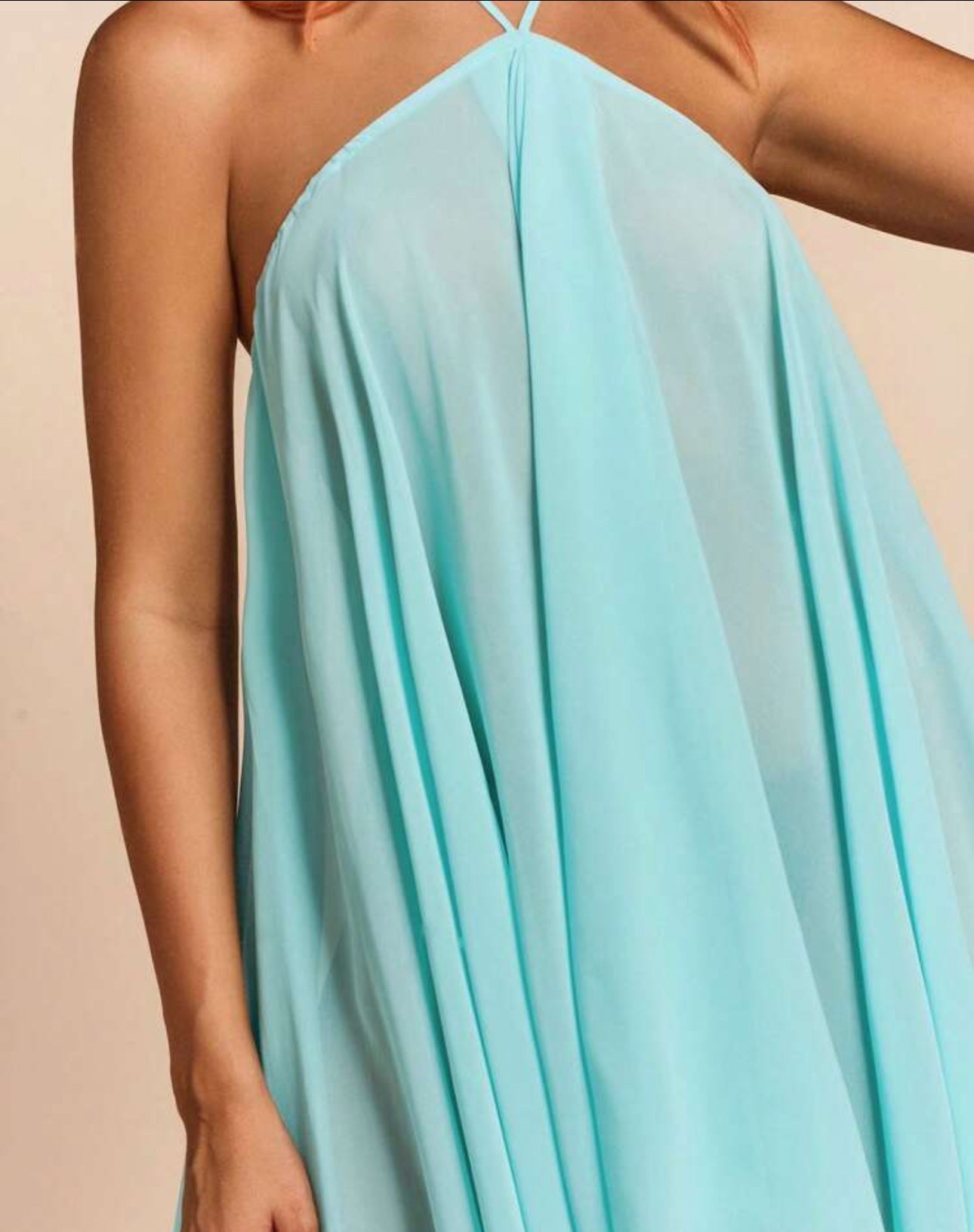 Robe fluide asymétrique dos-nu