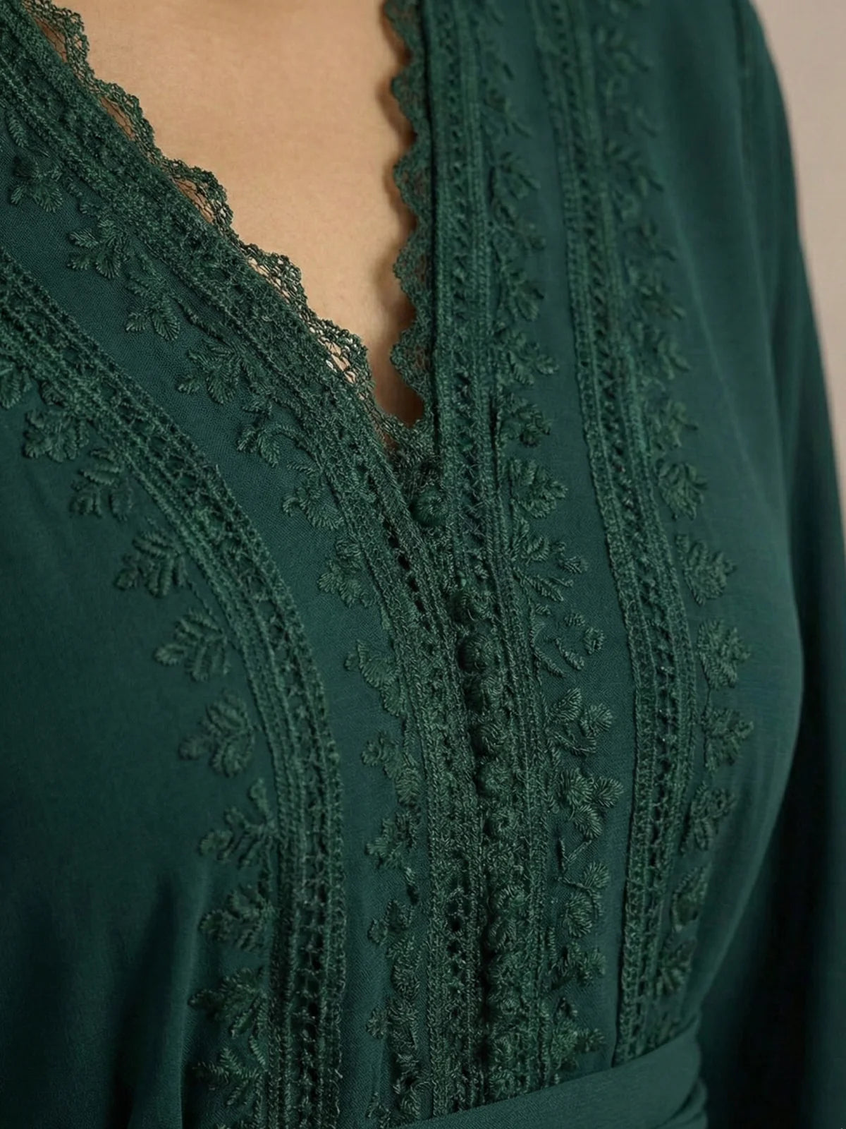 Caftan vert émeraude – Élégance raffinée