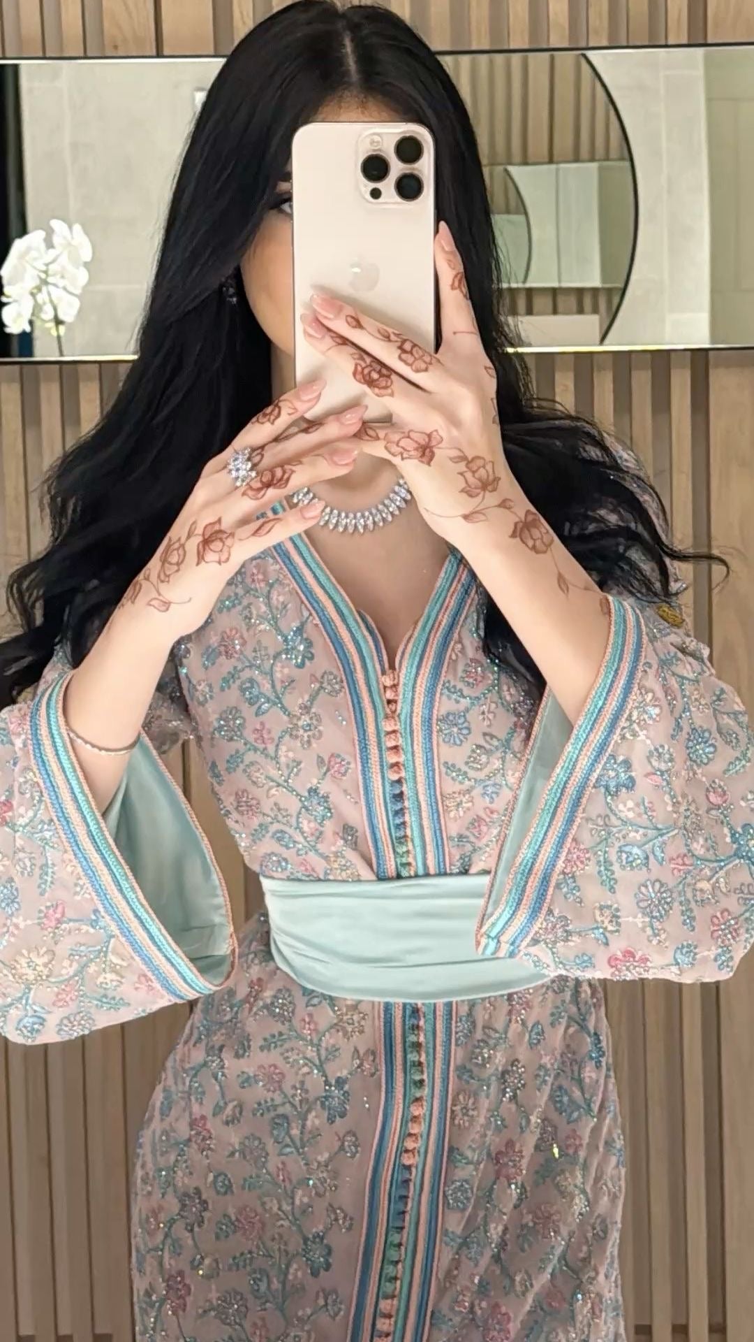 Caftan Un Jardin de Détails