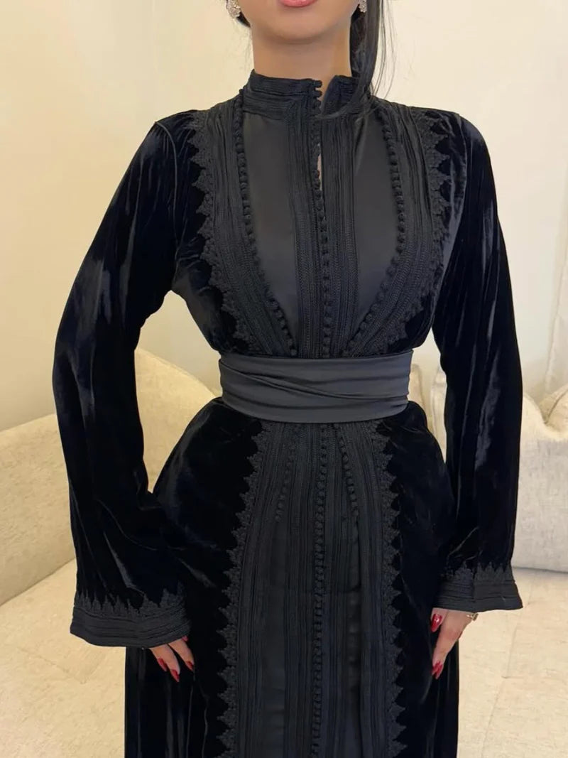 Caftan Onyx Impérial – Velours de Soie & Jeu de Matières